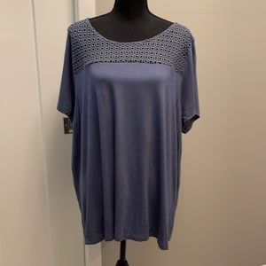 Plus size 22/24 crew neck tee